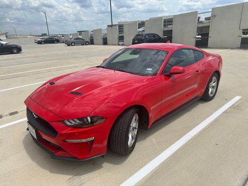 Used 2022 Ford Mustang Coupe RWD image 5