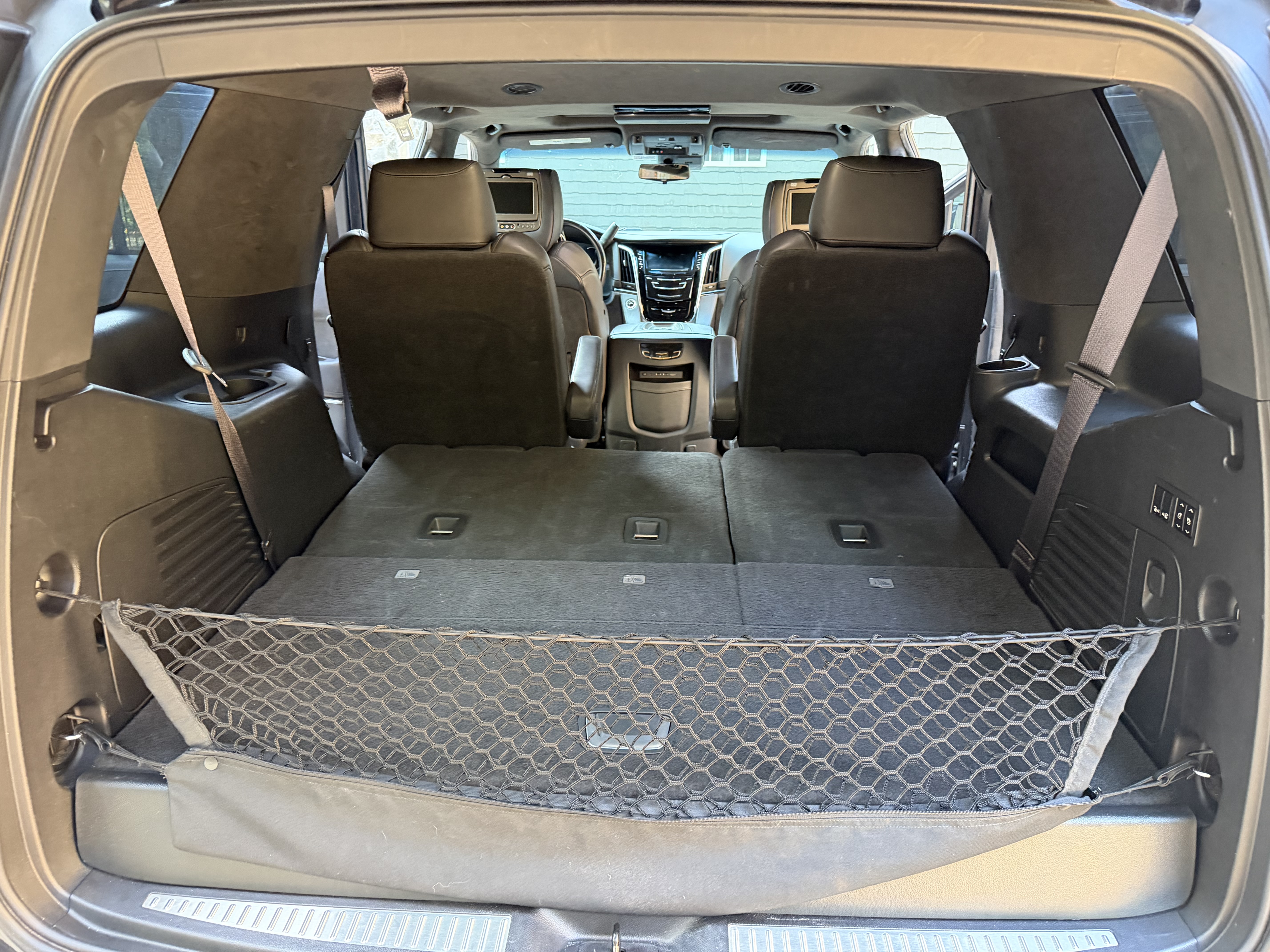 Used 2017 Cadillac Escalade Platinum AWD/4WD image 11