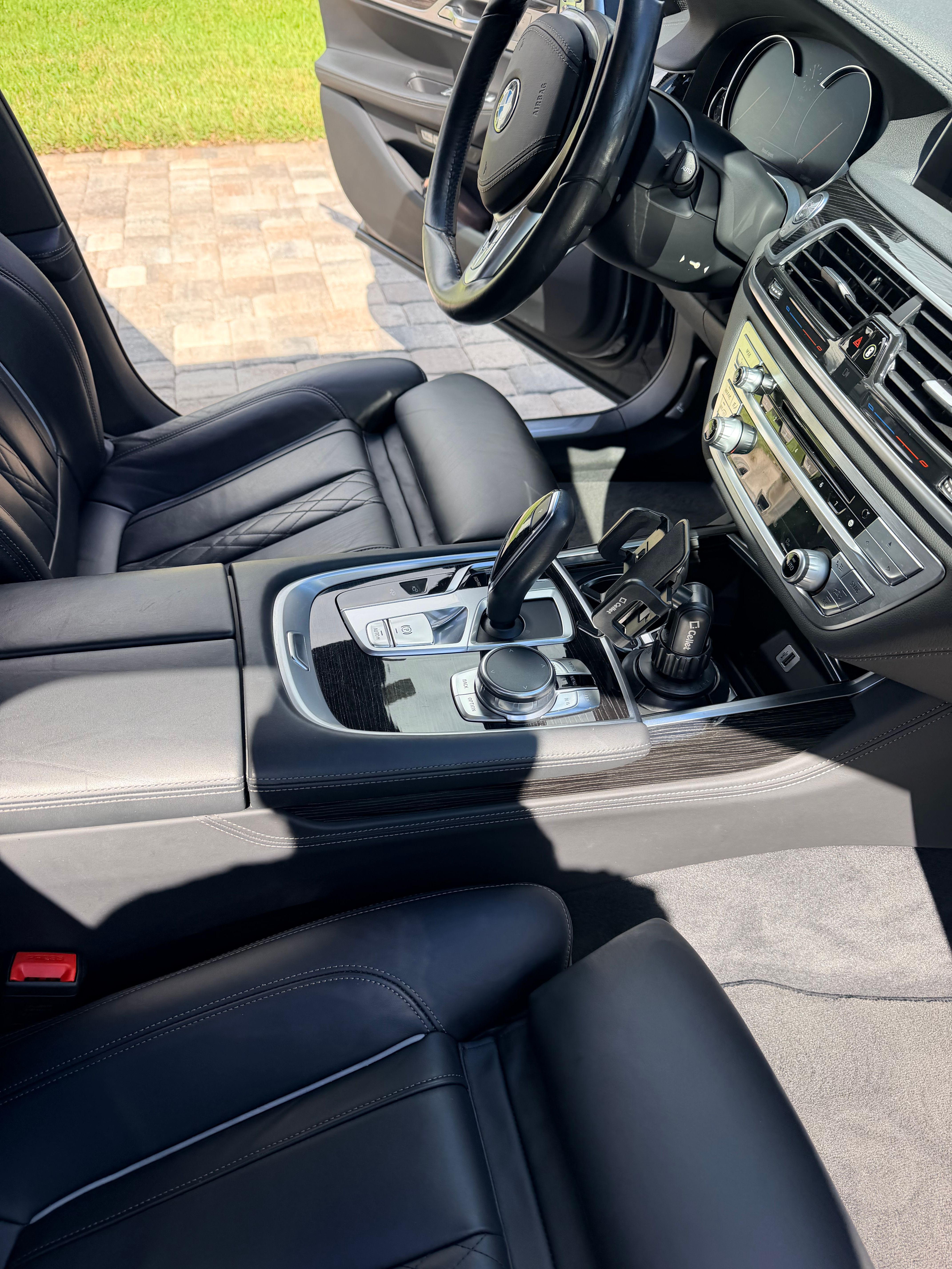 Used 2016 BMW 750i xDrive AWD/4WD image 17