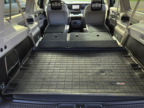 Used 2023 Jeep Wagoneer L Series III w/ Premium Group I image 21