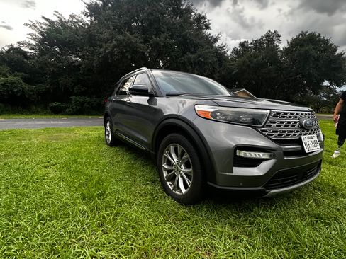 Used 2021 Ford Explorer Limited w/ Equipment Group 301A RWD image 6