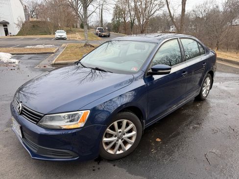 Used 2012 Volkswagen Jetta SE image 1