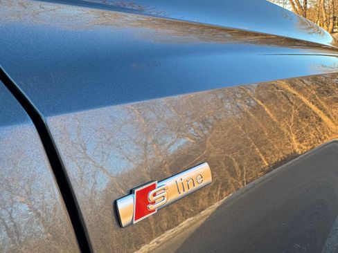 Used 2019 Audi Q8 Premium Plus w/ Premium Plus image 29