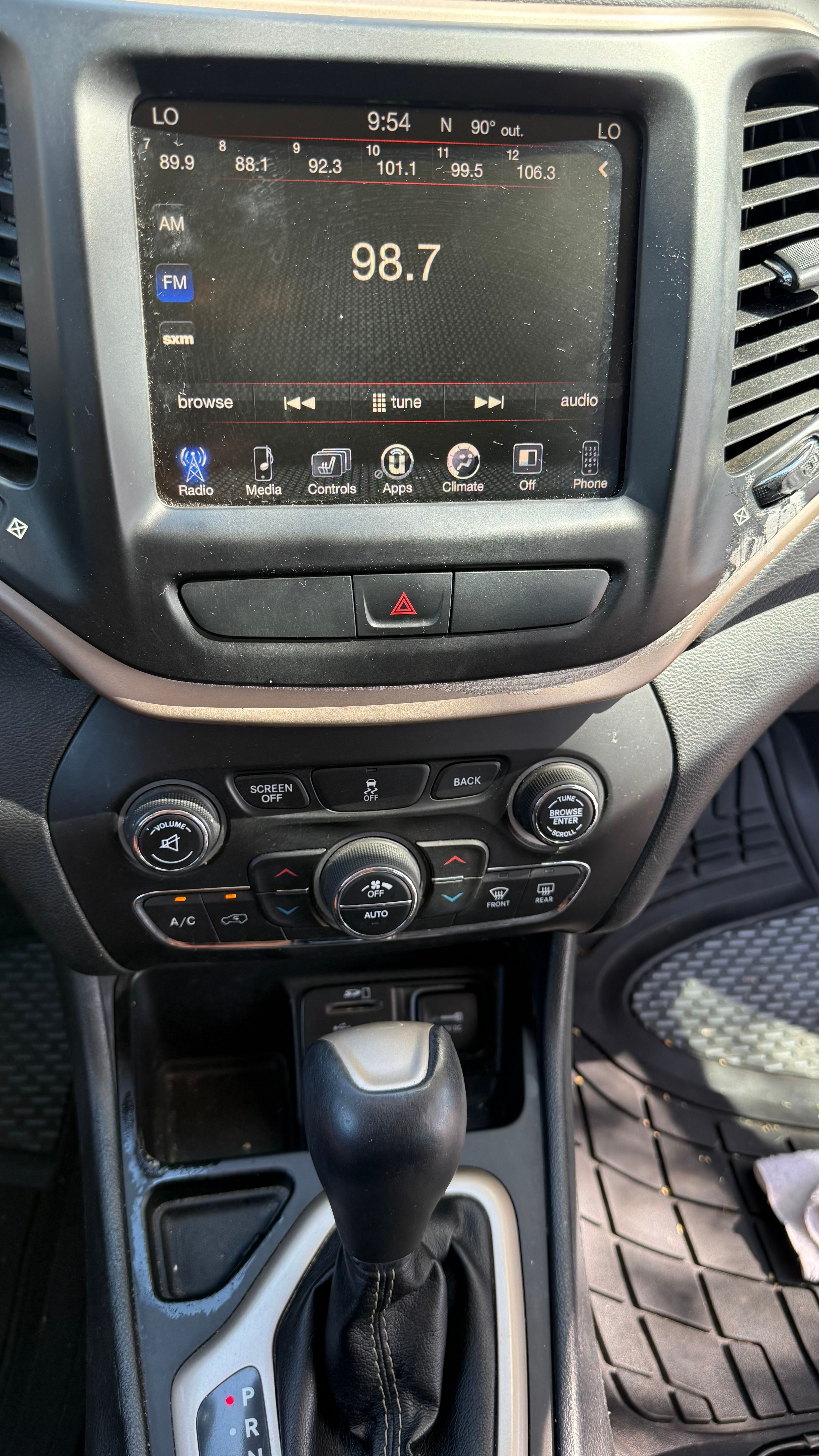 Used 2016 Jeep Cherokee Limited FWD image 10
