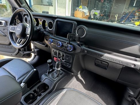 Used 2021 Jeep Wrangler Unlimited Rubicon 4xe w/ Cold Weather Group AWD/4WD image 9