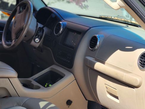 Used 2004 Ford Expedition Eddie Bauer AWD/4WD image 6