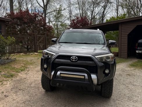 Used 2015 Toyota 4Runner SR5 Premium image 5