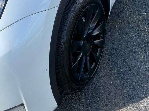 Used 2021 Tesla Model Y Long Range AWD/4WD image 5