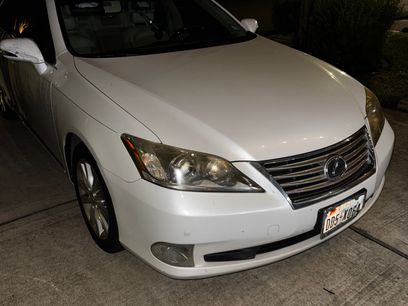 Used 2011 Lexus ES 350 w/ Preferred Accessory Package