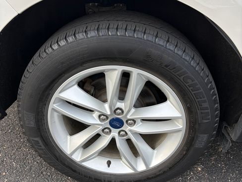 Used 2017 Ford Edge SEL w/ Equipment Group 201A AWD/4WD image 17