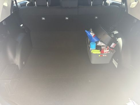Used 2018 Toyota RAV4 XLE FWD image 9