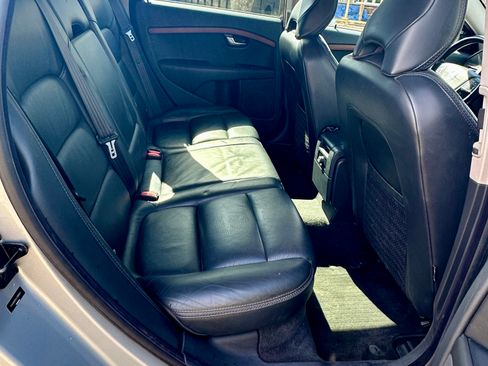 Used 2010 Volvo XC70 3.2 image 20