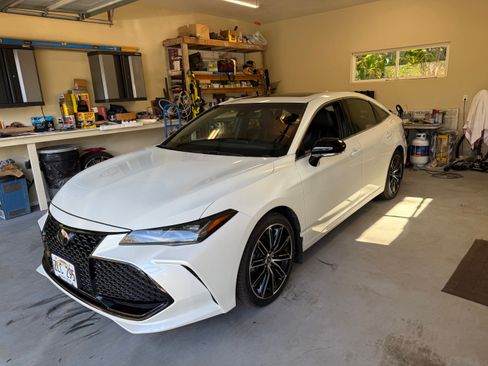Used 2021 Toyota Avalon Touring image 7