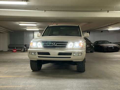 Used 2005 Lexus LX 470 4WD image 2