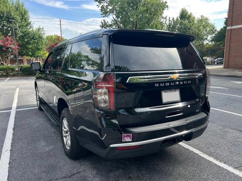 Used 2023 Chevrolet Suburban LT RWD image 6