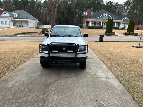 Used 2003 Toyota Tacoma PreRunner image 2