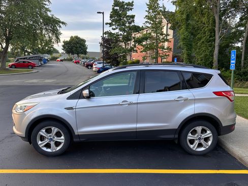 Used 2014 Ford Escape SE w/ Equipment Group 201A image 4