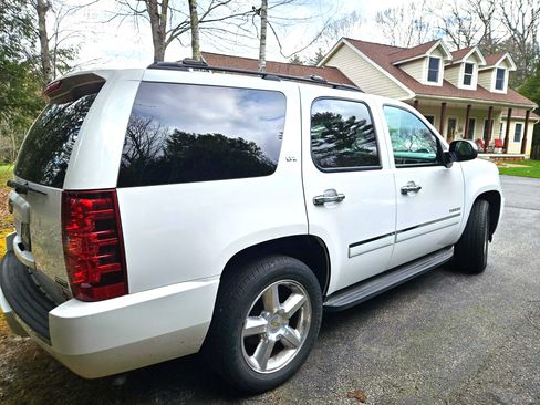 Used 2011 Chevrolet Tahoe LTZ AWD/4WD image 5