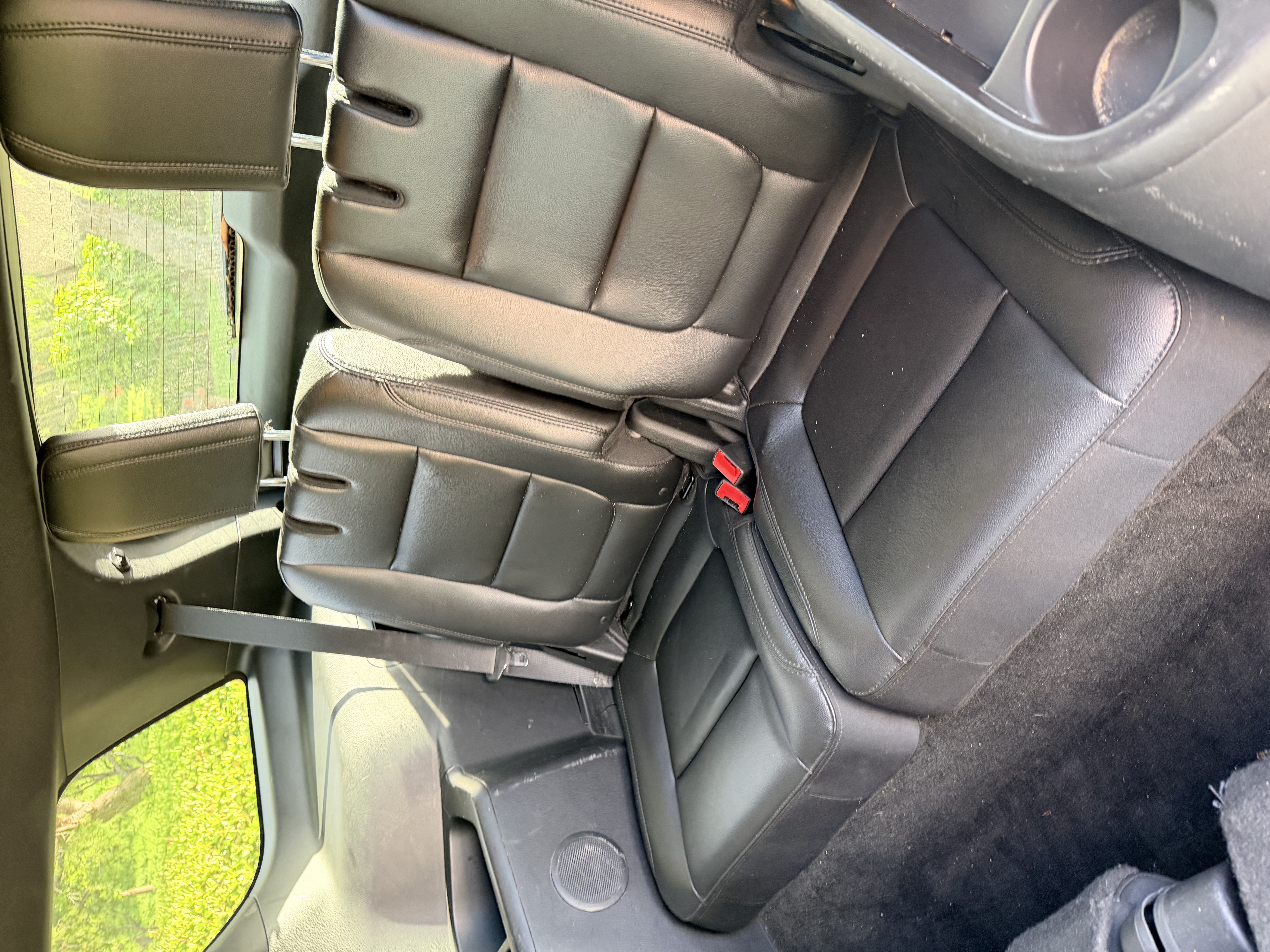 Used 2016 Ford Explorer XLT w/ Equipment Group 202A FWD image 11