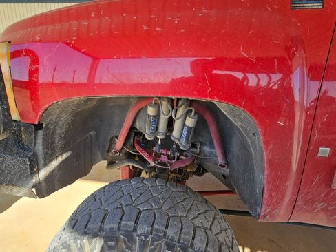 Used 2007 Chevrolet Silverado 3500 LTZ w/ Suspension Package, Off-Road image 9