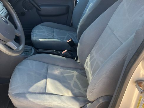 Used 2013 Ford Transit Connect XL image 9