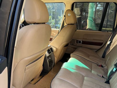 Used 2010 Land Rover Range Rover HSE image 5