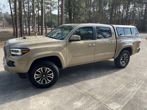 Used 2020 Toyota Tacoma TRD Sport image 1