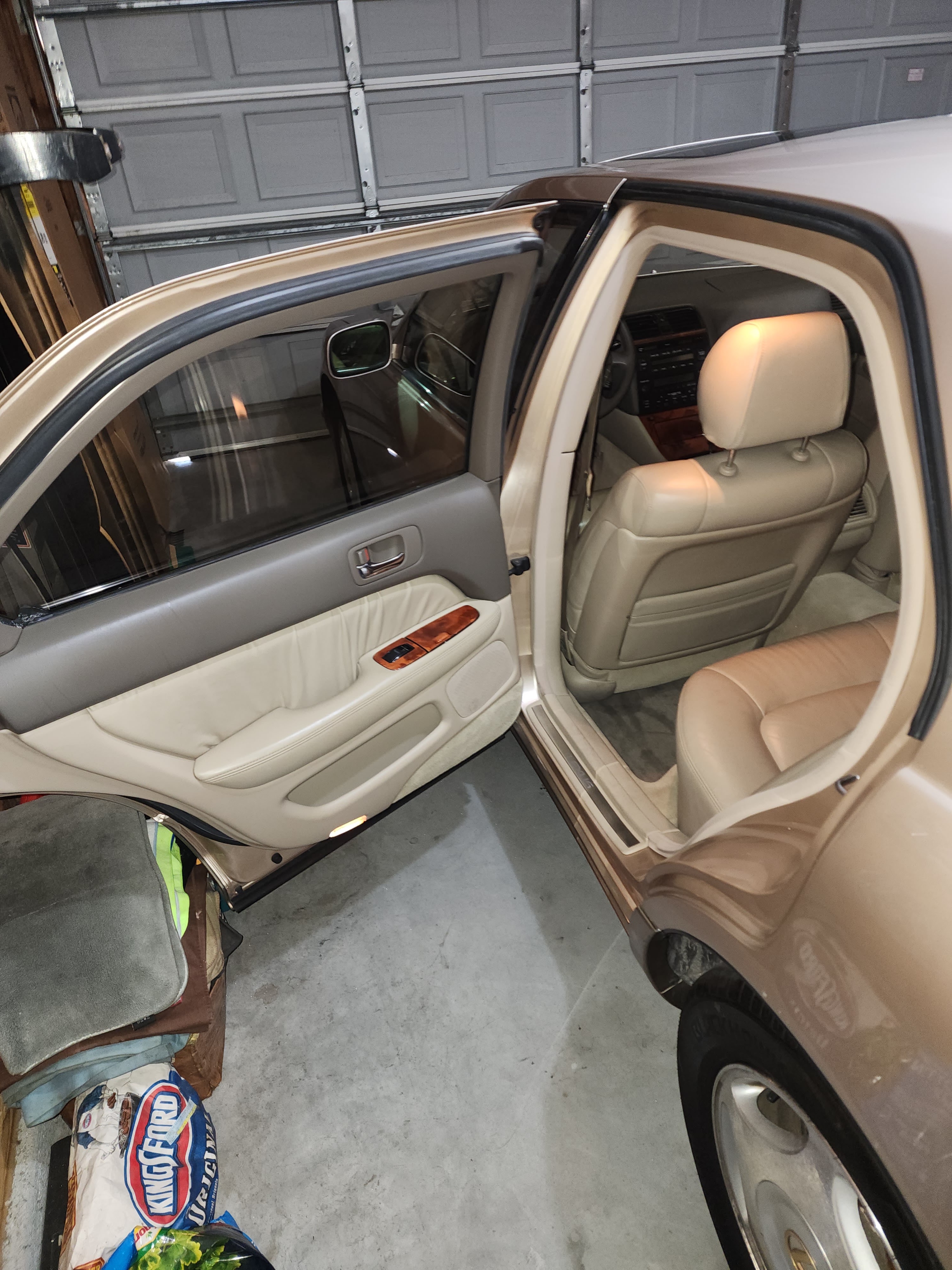 Used 1998 Lexus LS 400 RWD image 12