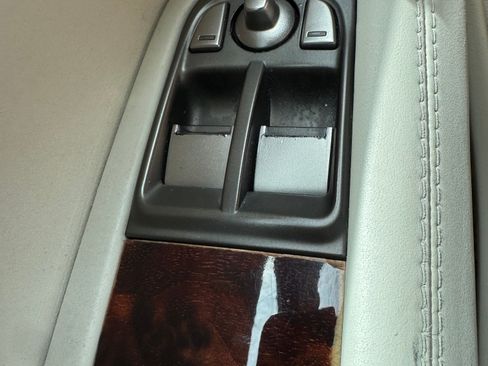 Used 2010 Jaguar XKR R RWD image 32