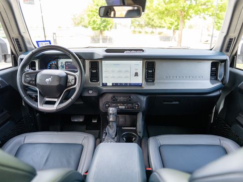 Used 2024 Ford Bronco Outer Banks AWD/4WD image 19
