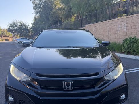 Used 2019 Honda Civic EX image 2