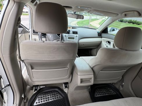 Used 2011 Toyota Camry LE FWD image 20