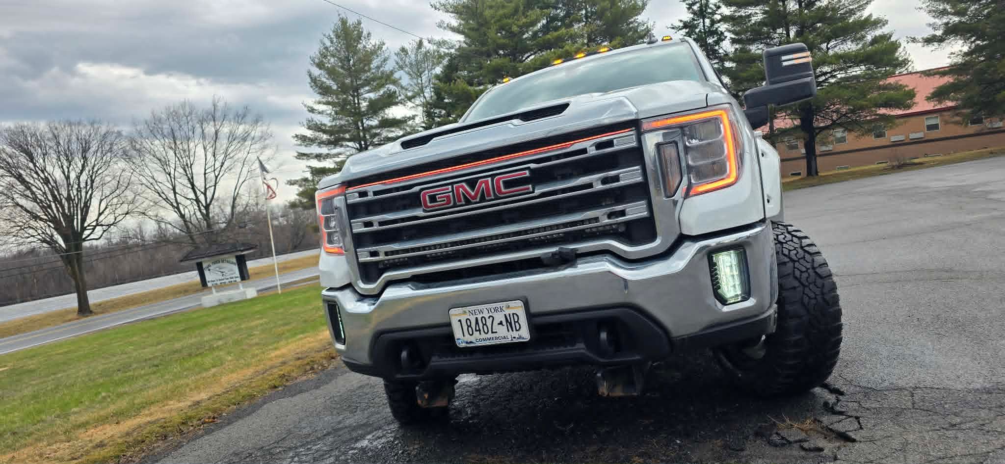 Used 2022 GMC Sierra 3500 SLE w/ SLE Convenience Package AWD/4WD image 8