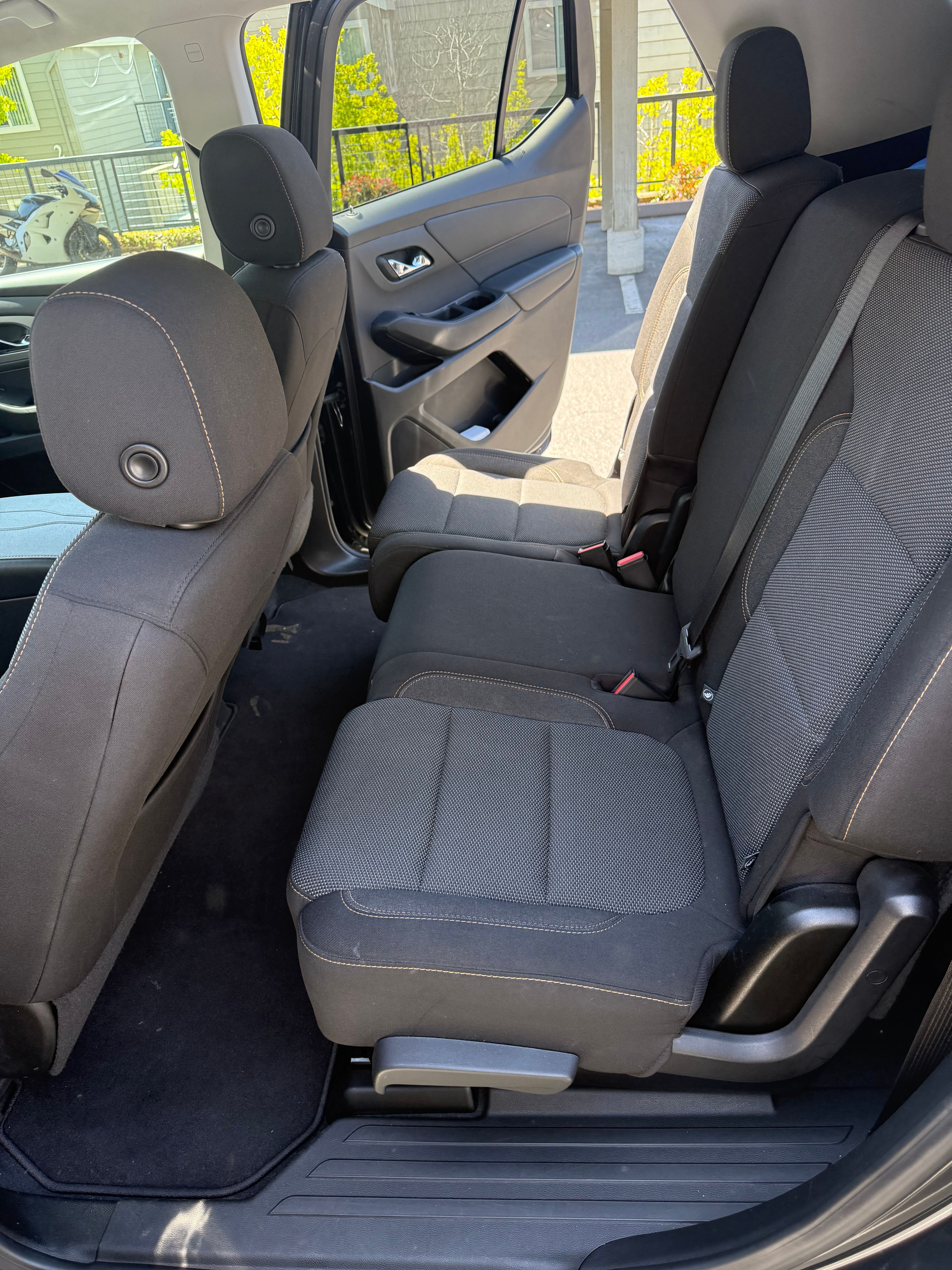 Used 2020 Chevrolet Traverse LT FWD image 9