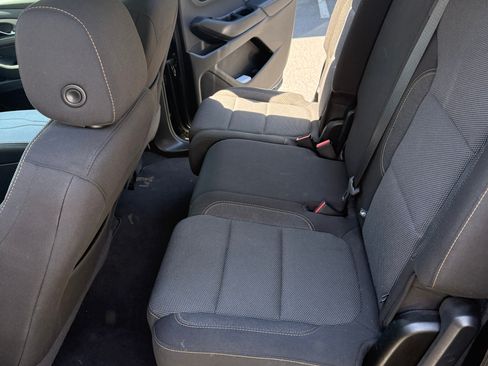 Used 2020 Chevrolet Traverse LT FWD image 9
