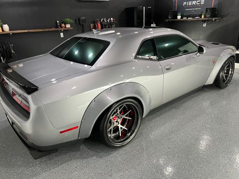 Used 2016 Dodge Challenger SRT Hellcat image 17