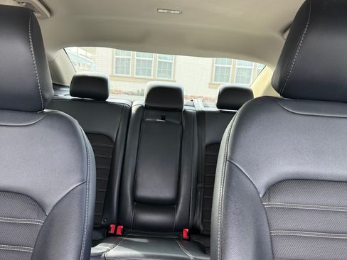 Used 2018 Ford Fusion SE w/ Equipment Group 201A image 10