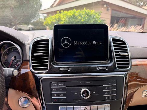 Used 2017 Mercedes-Benz GLS 450 4MATIC image 8