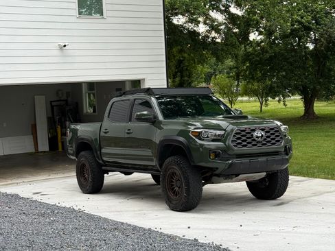 Used 2021 Toyota Tacoma TRD Off-Road AWD/4WD image 10