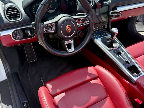 Used 2019 Porsche 718 Boxster GTS RWD image 19
