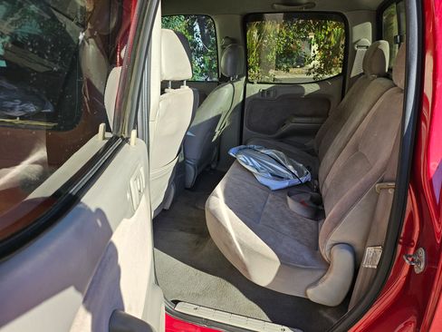 Used 2004 Toyota Tacoma PreRunner image 2