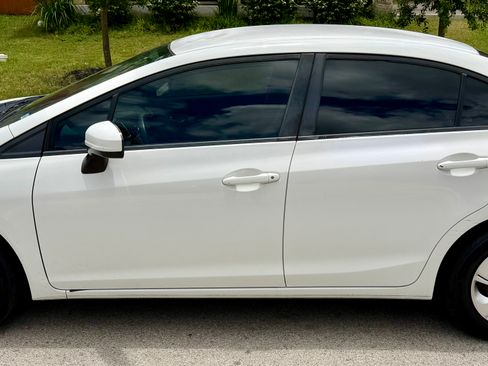 Used 2014 Honda Civic LX image 2