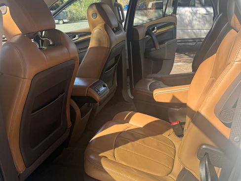 Used 2013 Buick Enclave Leather FWD image 12