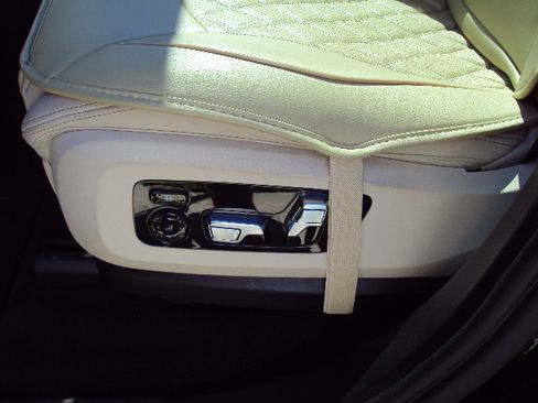 Used 2022 BMW X5 xDrive40i w/ M Sport Package image 26