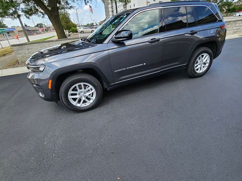 Used 2024 Jeep Grand Cherokee Laredo X w/ Luxury Tech Group I image 9