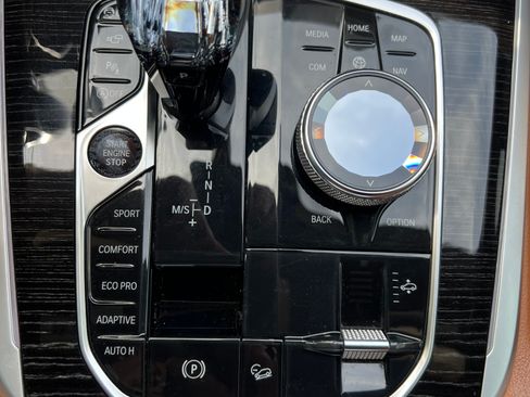 Used 2019 BMW X7 xDrive50i w/ M Sport Package image 26