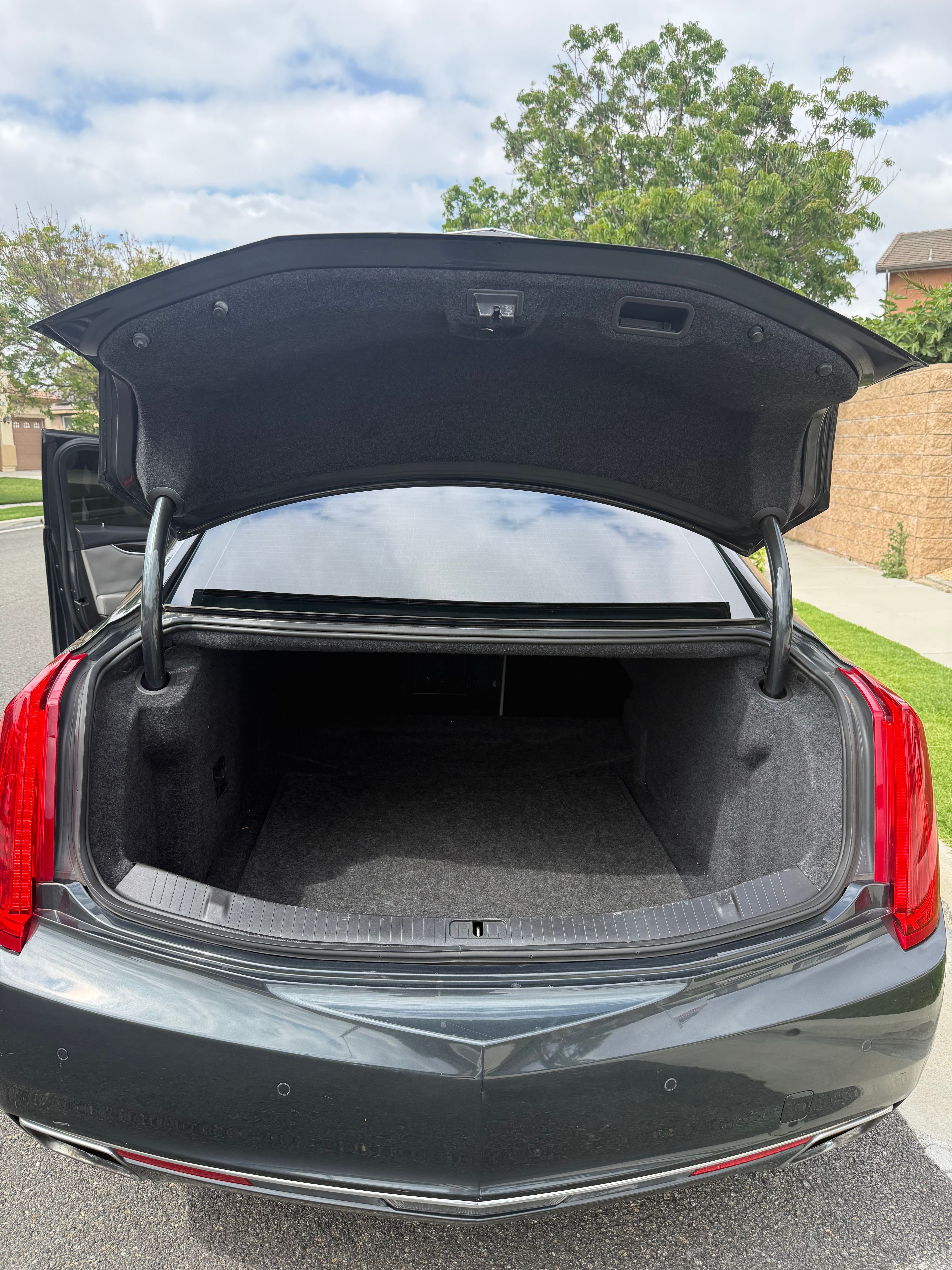 Used 2014 Cadillac XTS Luxury FWD image 14