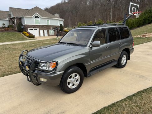 Used 1999 Toyota Land Cruiser image 2