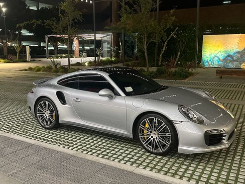 Used 2014 Porsche 911 Turbo S image 18