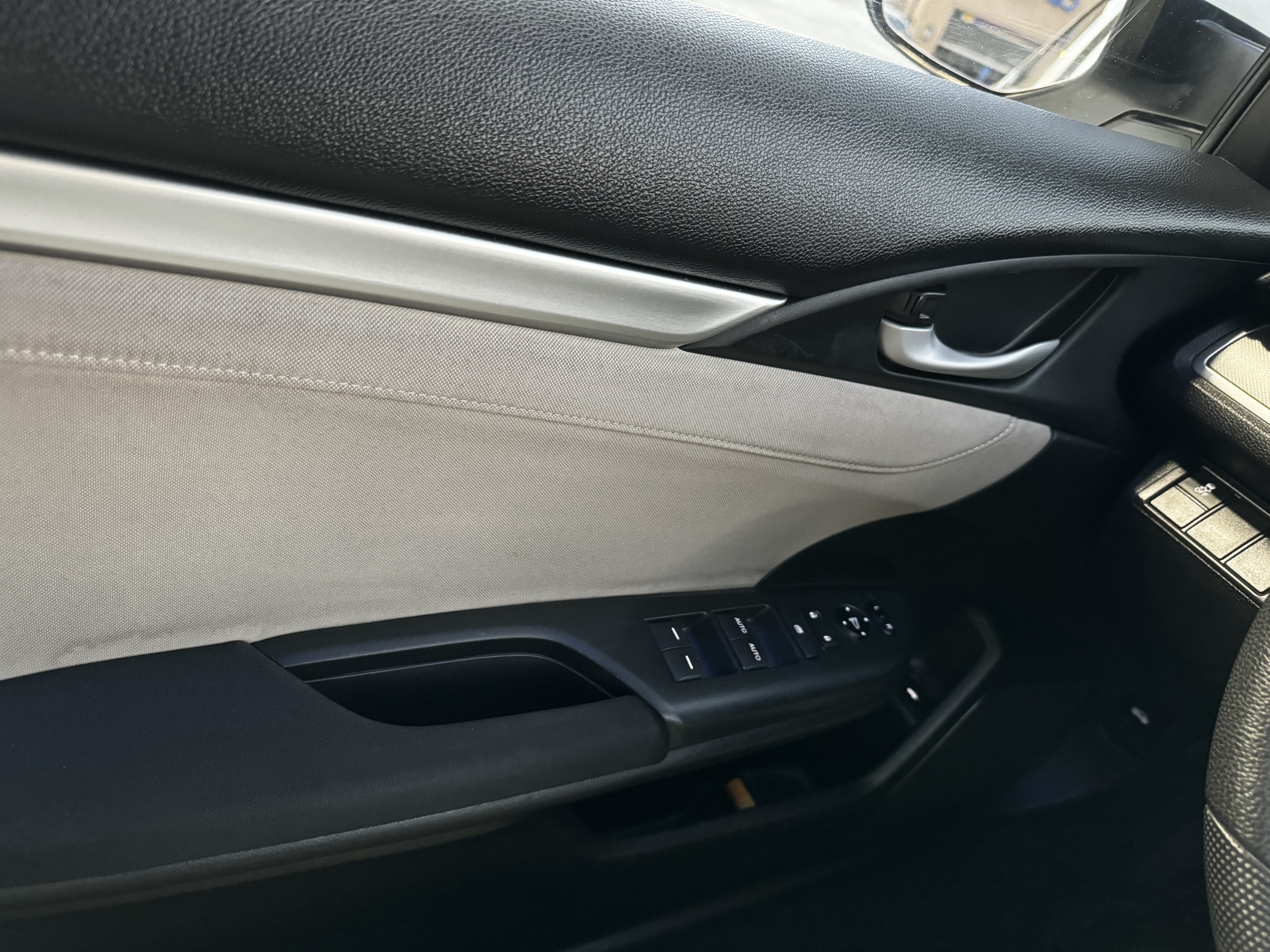 Used 2017 Honda Civic EX image 11